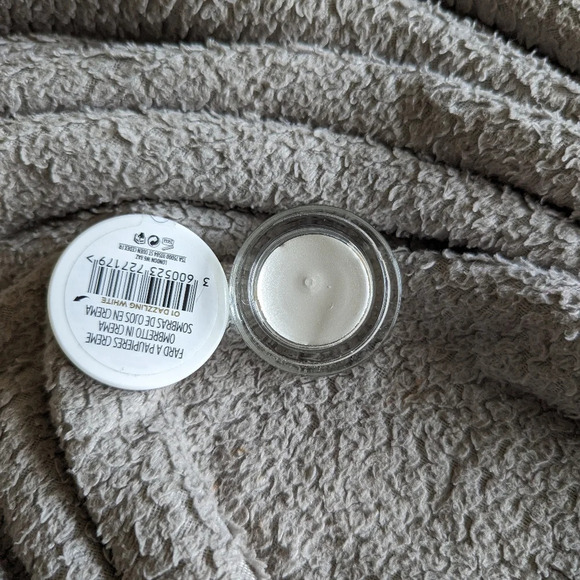 L'Oreal Paris  age perfect cream eyeshadow - Picture 3 of 6
